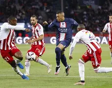 姆巴佩五连胜继续领跑积分榜，维尼修斯主帅陷下课危机！的简单介绍